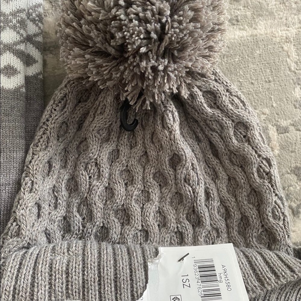Hat and infinity scarf